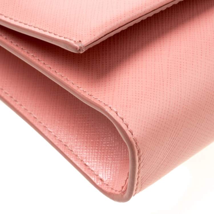 Pre Owned Salvatore Ferragamo Peach Leather Vara Bow Chain Clutch