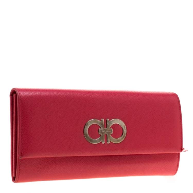 مملوكة مسبقًا Salvatore Ferragamo Pink Double Gancio Leather Continental Wallet