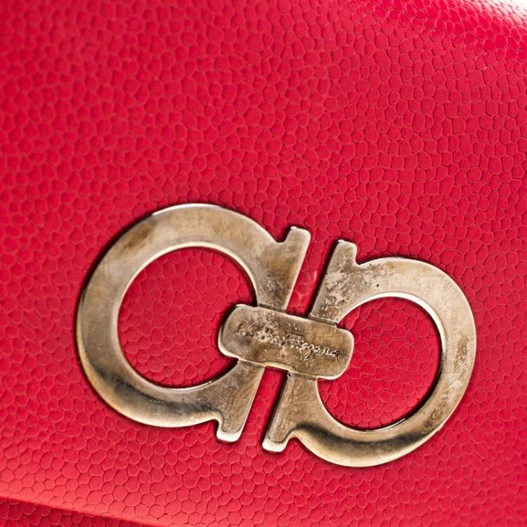 مملوكة مسبقًا Salvatore Ferragamo Pink Double Gancio Leather Continental Wallet