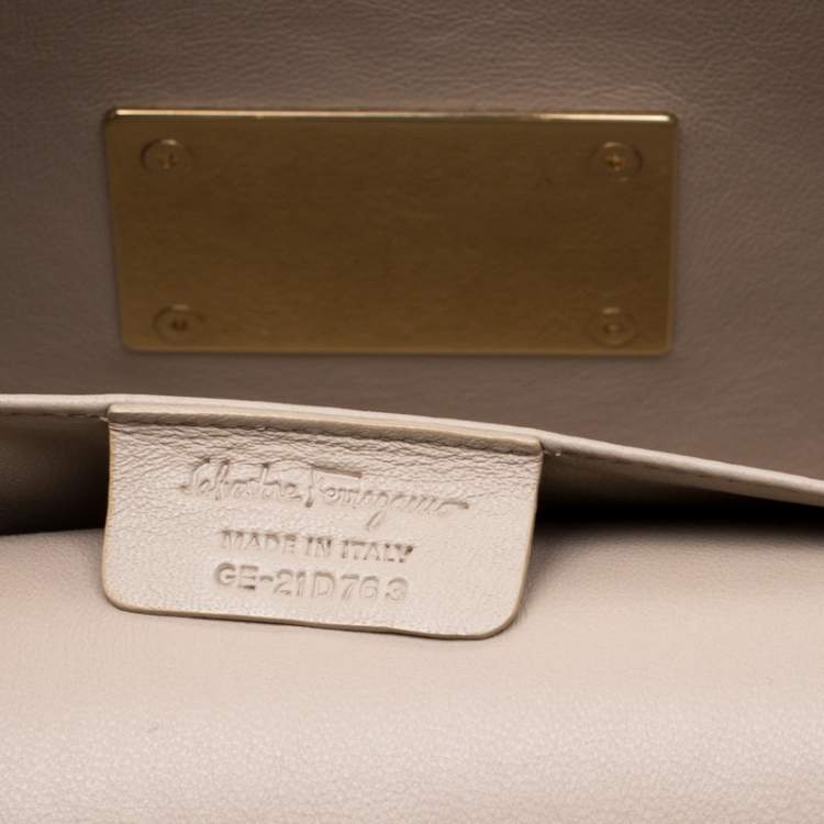 مملوكة مسبقًا Salvatore Ferragamo Black Leather Afef Gancio Clutch