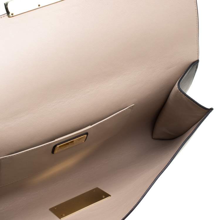 مملوكة مسبقًا Salvatore Ferragamo Black Leather Afef Gancio Clutch