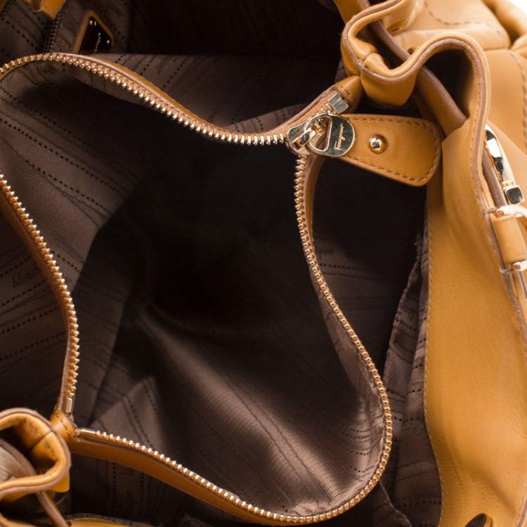 Pre Owned Salvatore Ferragamo Tan Leather W Chain Tote