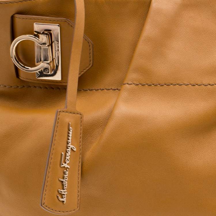Pre Owned Salvatore Ferragamo Tan Leather W Chain Tote