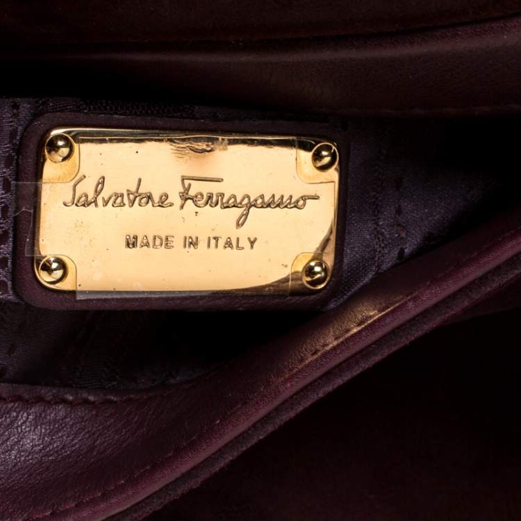 مملوكة مسبقًا Salvatore Ferragamo Burgundy Suede and Leather Clutch