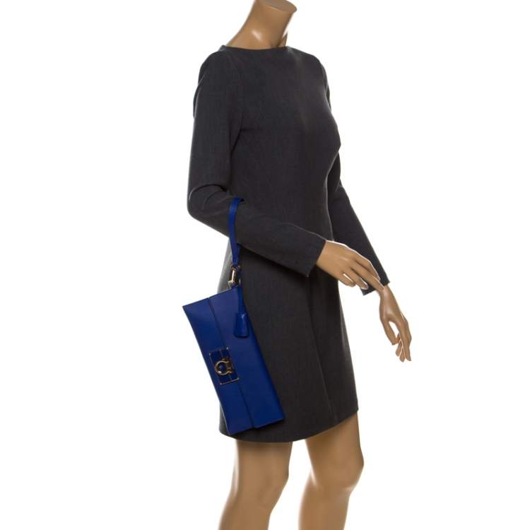 مملوكة مسبقًا Salvatore Ferragamo Blue Leather Afef Gancio Clutch