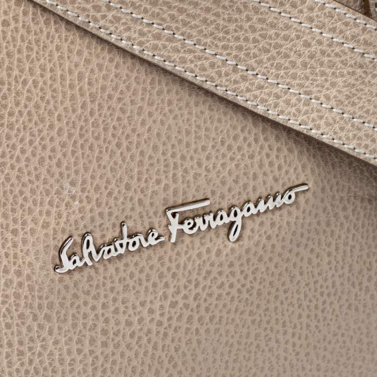 Pre Owned Salvatore Ferragamo Beige Leather Shopper Tote 