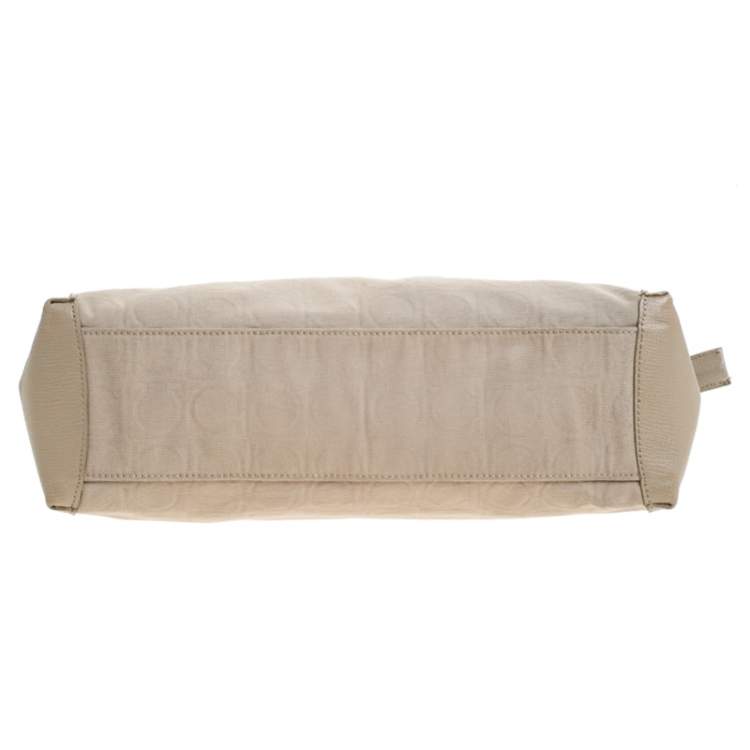Pre Owned Salvatore Ferragamo Beige Fabric and Leather Shoulder Bag