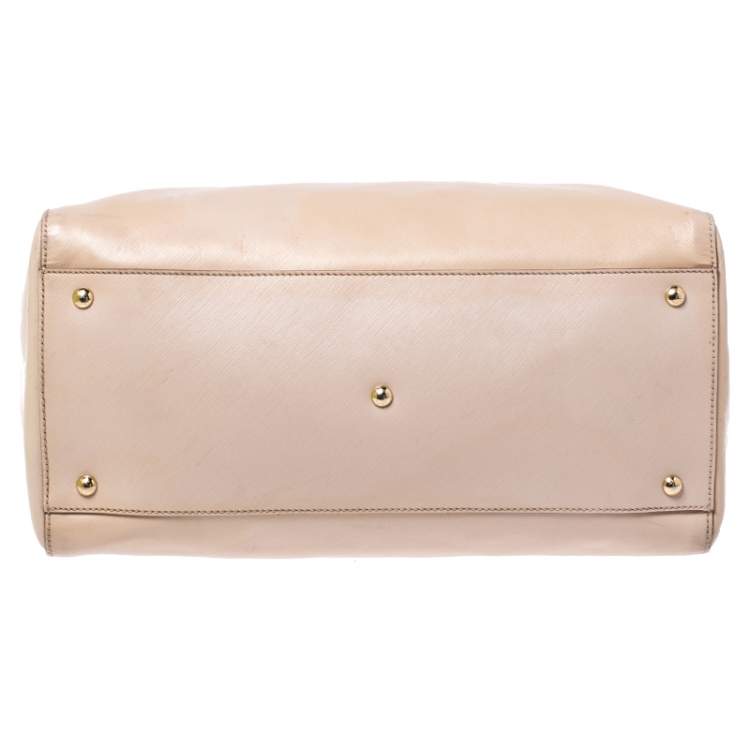 مملوكة مسبقًا Salvatore Ferragamo Beige Leather Batik Tote 
