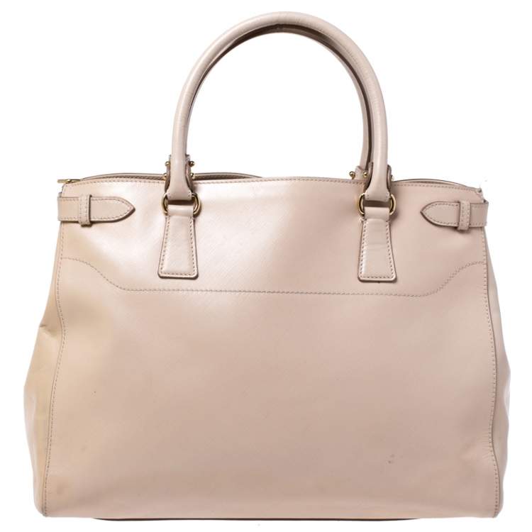 مملوكة مسبقًا Salvatore Ferragamo Beige Leather Batik Tote 