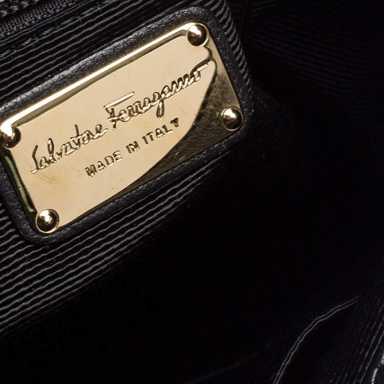 Pre Owned Salvatore Ferragamo Black Leather Messenger Bag