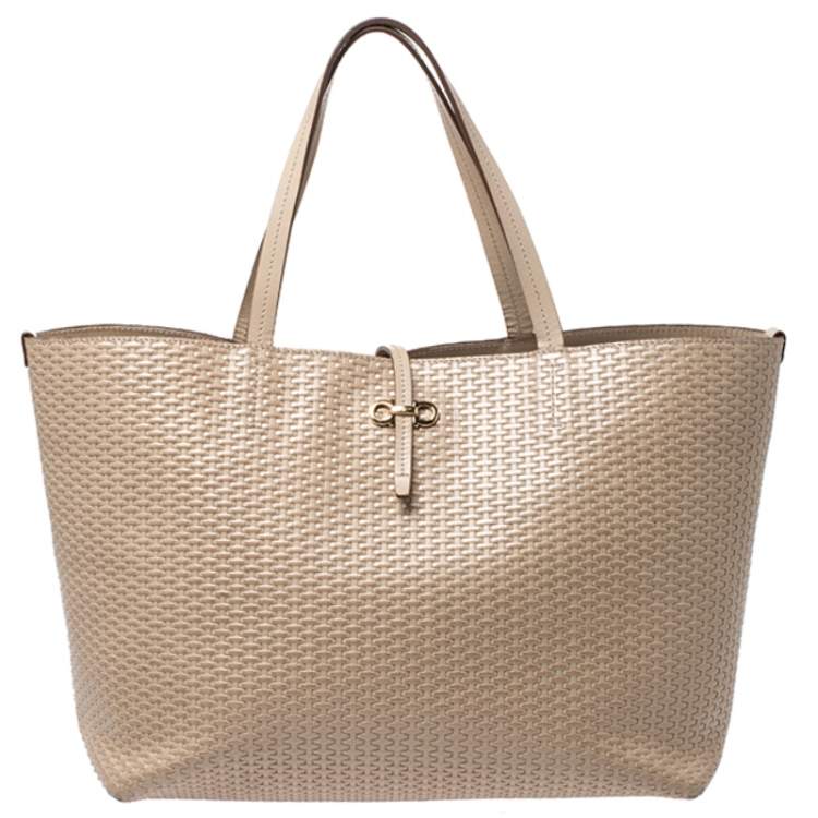 مملوكة مسبقًا Salvatore Ferragamo Beige Woven Leather Bice Tote