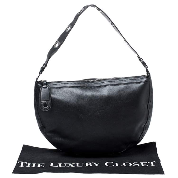 مملوكة مسبقًا Salvatore Ferragamo Black Leather Gancini Hobo