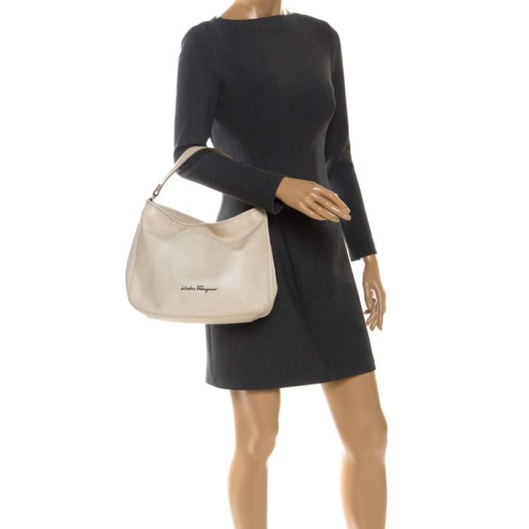 Pre Owned Salvatore Ferragamo Off-White Leather Hobo