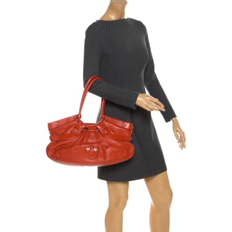 مملوكة مسبقًا Salvatore Ferragamo Orange Leather Gancini Lucchetto Hobo