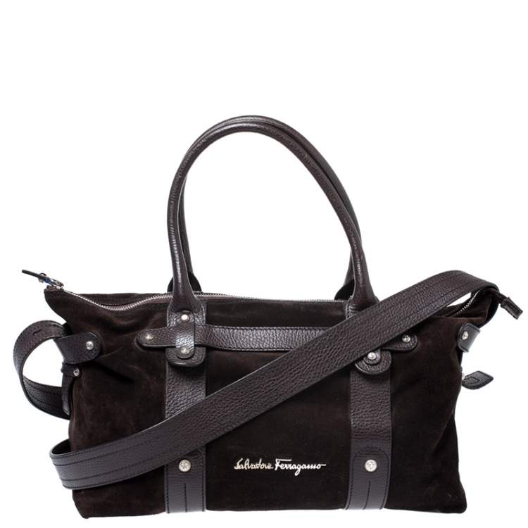 トートバッグ SALVATORE FERRAGAMO Dark Brown Suede Shoulder Bag Hug Medium suede shoulder bag in brown - Ferragamo | Mytheresa