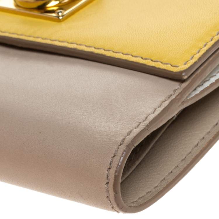 Pre Owned Salvatore Ferragamo Beige/Yellow Leather Gancio Bar French Wallet