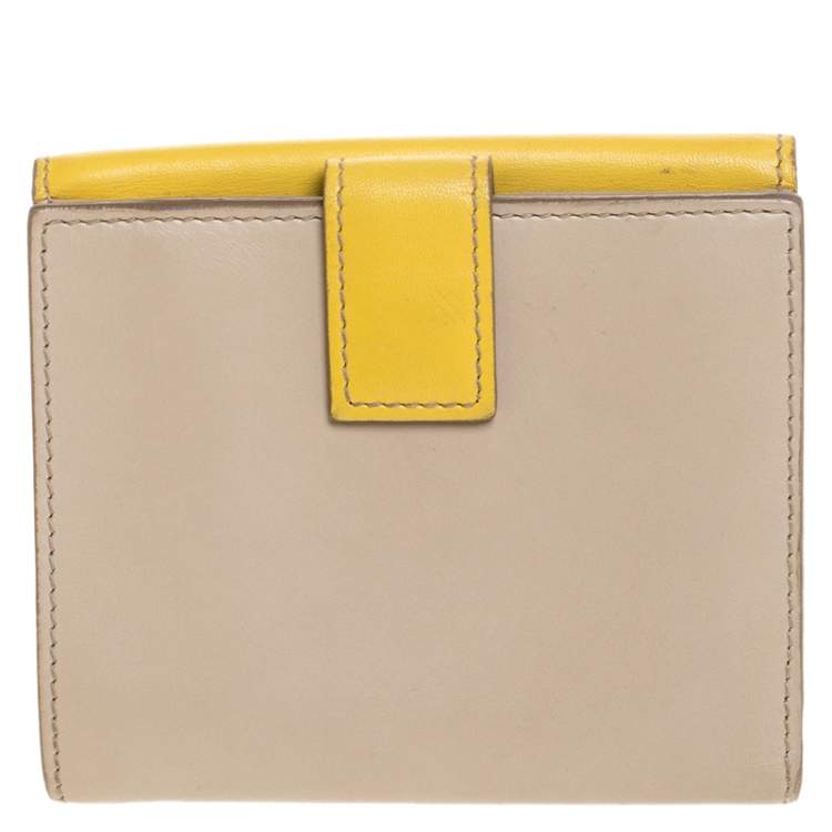 Pre Owned Salvatore Ferragamo Beige/Yellow Leather Gancio Bar French Wallet