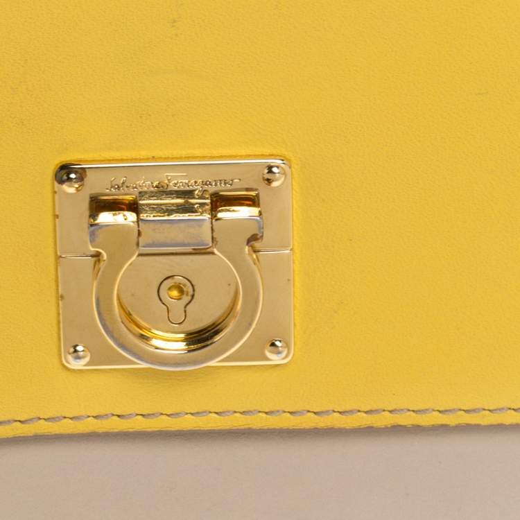 Pre Owned Salvatore Ferragamo Beige/Yellow Leather Gancio Bar French Wallet