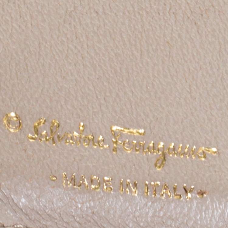 Pre Owned Salvatore Ferragamo Beige/Yellow Leather Gancio Bar French Wallet