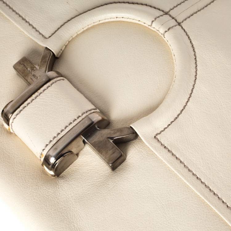 Pre Owned Salvatore Ferragamo Cream Leather Gancini Top Handle Bag
