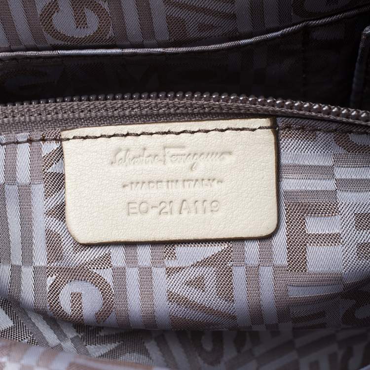 Pre Owned Salvatore Ferragamo Cream Leather Gancini Top Handle Bag