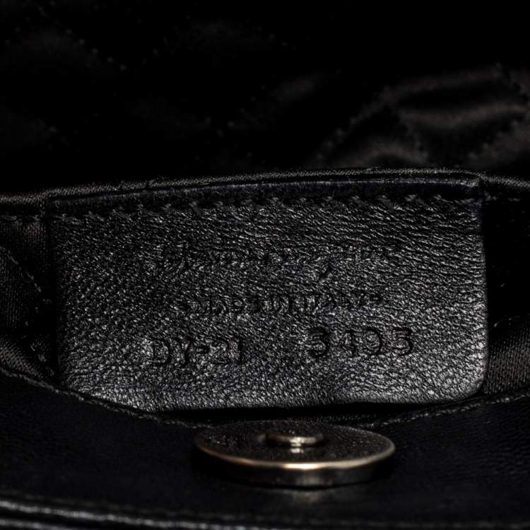 Pre Owned Salvatore Ferragamo Black Leather Gancini Chain Clutch
