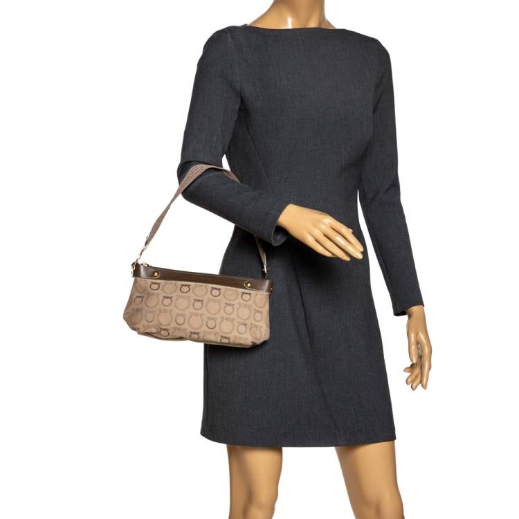 مملوكة مسبقًا Salvatore Ferragamo Begie Gancini Print Canvas and Leather Shoulder Bag