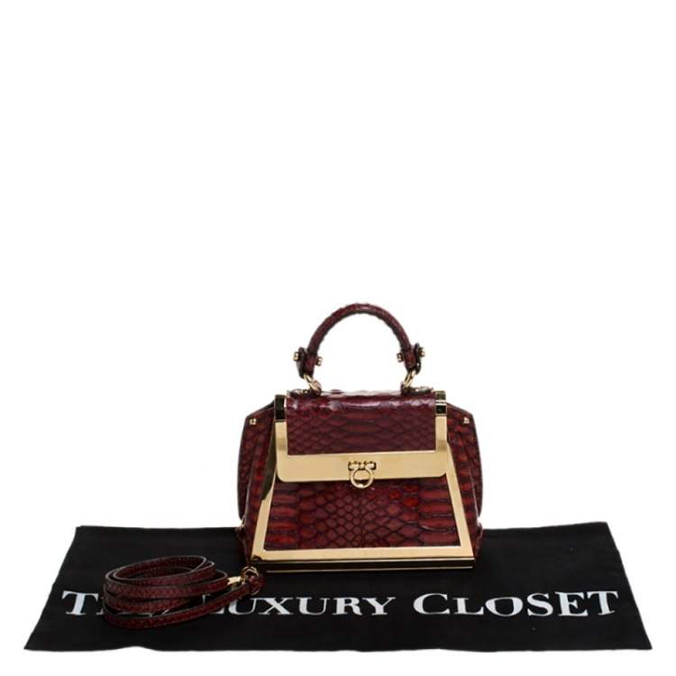 مملوكة مسبقًا Salvatore Ferragamo Red Python Mini Sopia Frame Bag