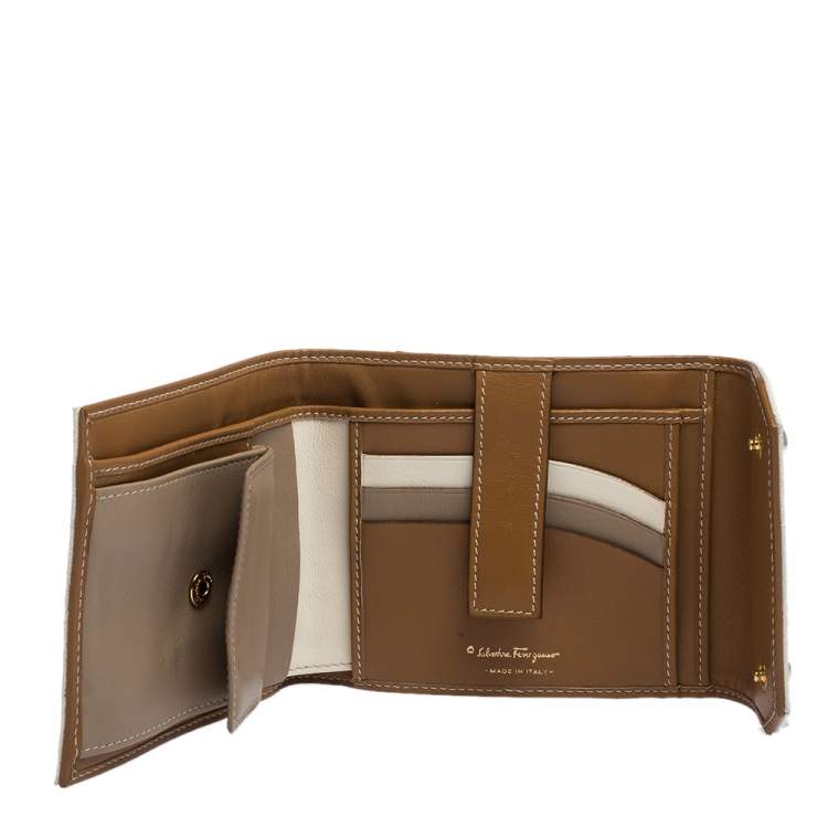 Pre Owned Salvatore Ferragamo White/Brown Gancini Embossed Leather Wallet Bag