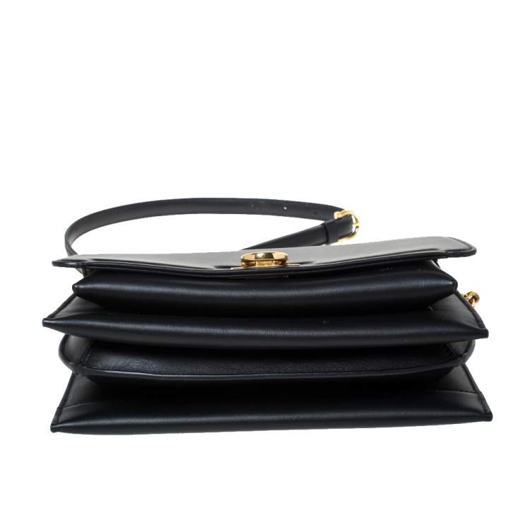 مملوكة مسبقًا Salvatore Ferragamo Black Leather Gancio Square Shoulder Bag