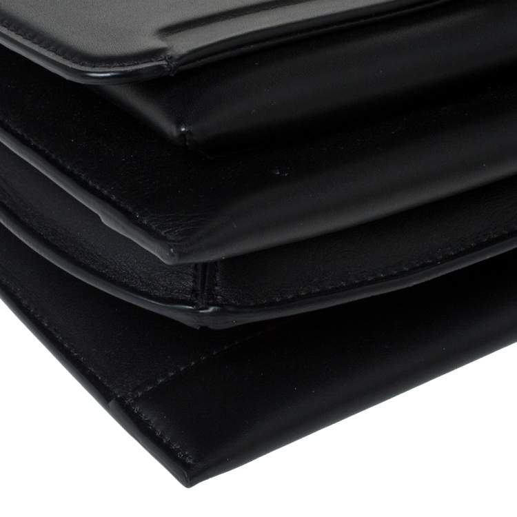 مملوكة مسبقًا Salvatore Ferragamo Black Leather Gancio Square Shoulder Bag