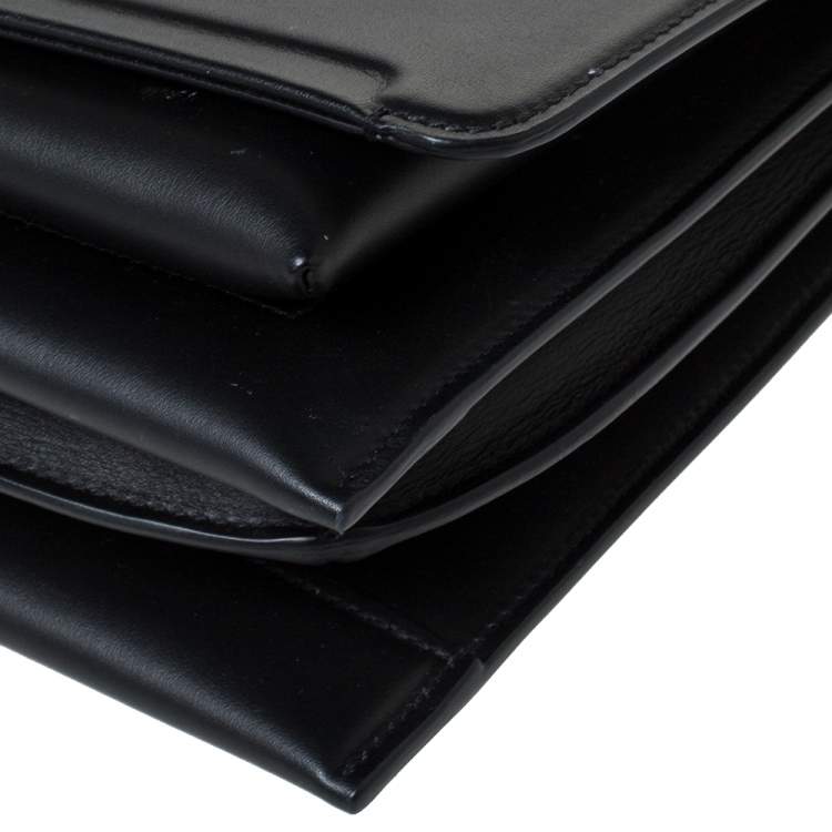 مملوكة مسبقًا Salvatore Ferragamo Black Leather Gancio Square Shoulder Bag
