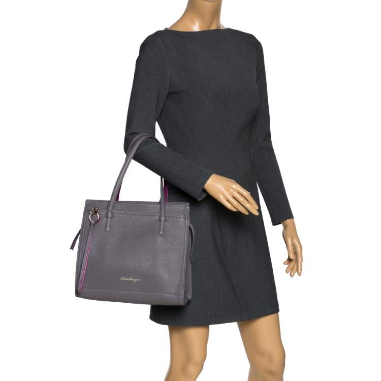 Pre Owned Salvatore Ferragamo Grey Leather Amy Tote