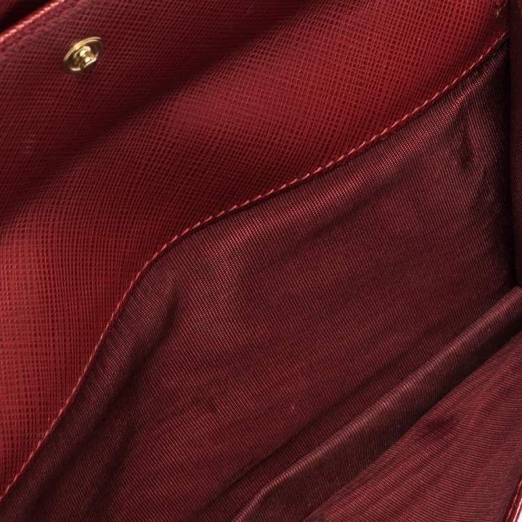 مملوكة مسبقًا Salvatore Ferragamo Red Leather Vara Bow Wallet on Chain