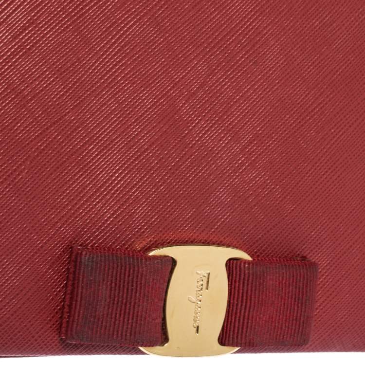 مملوكة مسبقًا Salvatore Ferragamo Red Leather Vara Bow Wallet on Chain
