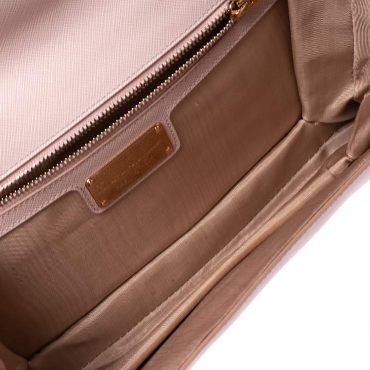 مملوكة مسبقًا Salvatore Ferragamo Light Beige Leather Vara Bow Chain Shoulder Bag