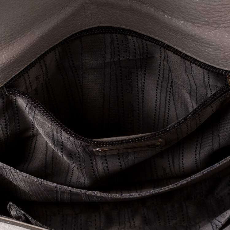 مملوكة مسبقًا Salvatore Ferragamo Beige Leather Shoulder Bag