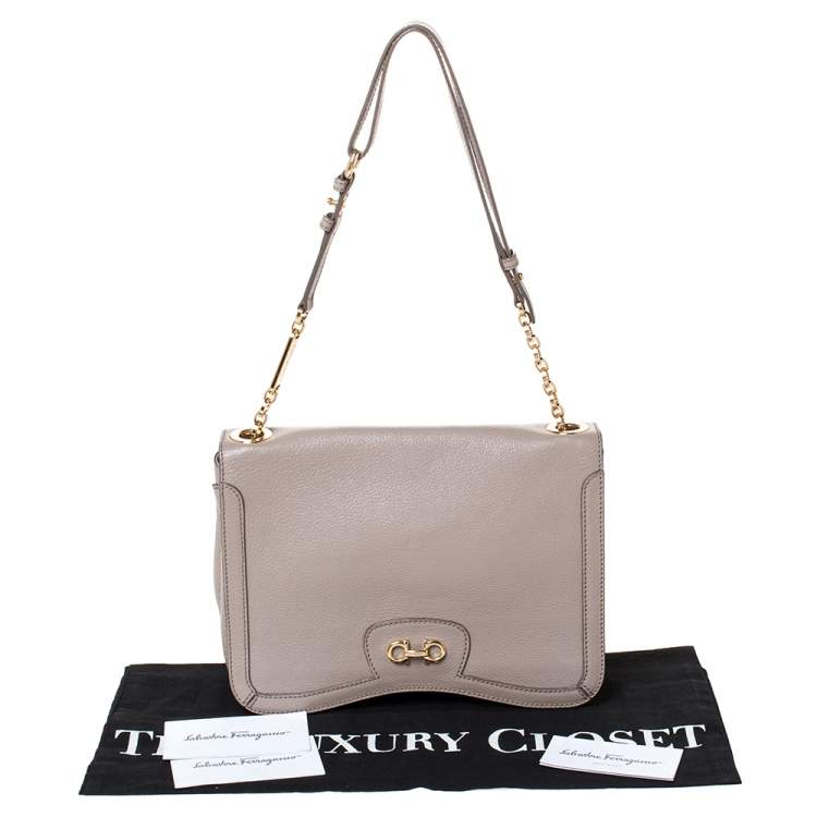 مملوكة مسبقًا Salvatore Ferragamo Beige Leather Shoulder Bag