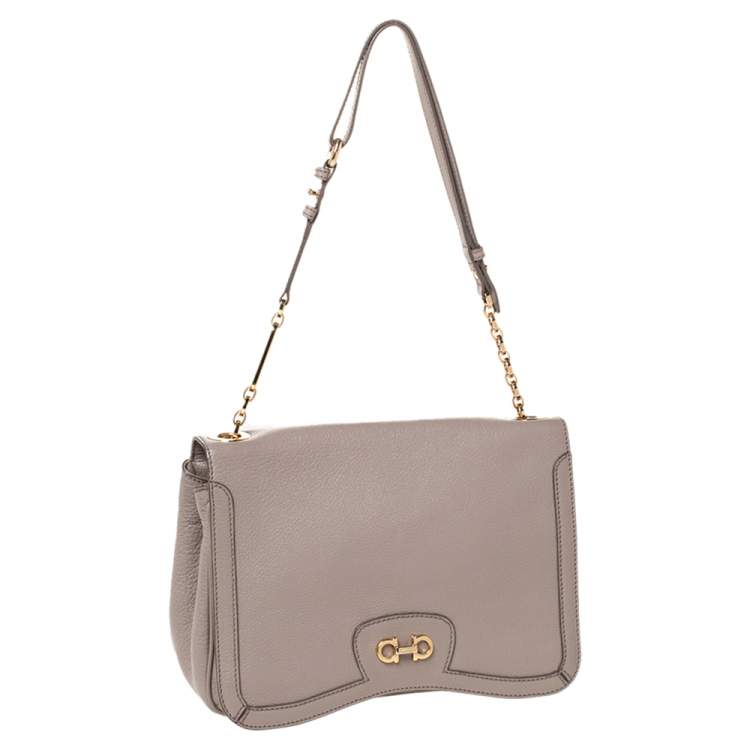مملوكة مسبقًا Salvatore Ferragamo Beige Leather Shoulder Bag