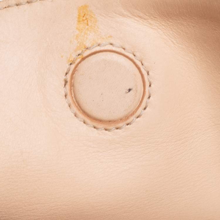 Pre Owned Salvatore Ferragamo Beige Leather Tote