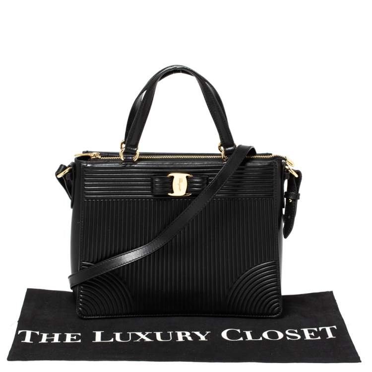 Pre Owned Salvatore Ferragamo Black Leather Vara Tote