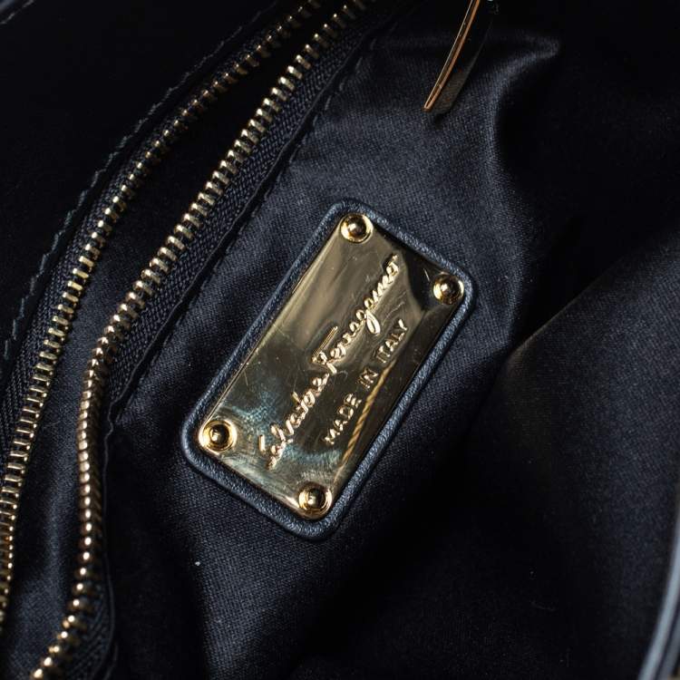 Pre Owned Salvatore Ferragamo Black Leather Vara Tote