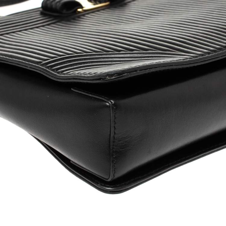 Pre Owned Salvatore Ferragamo Black Leather Vara Tote