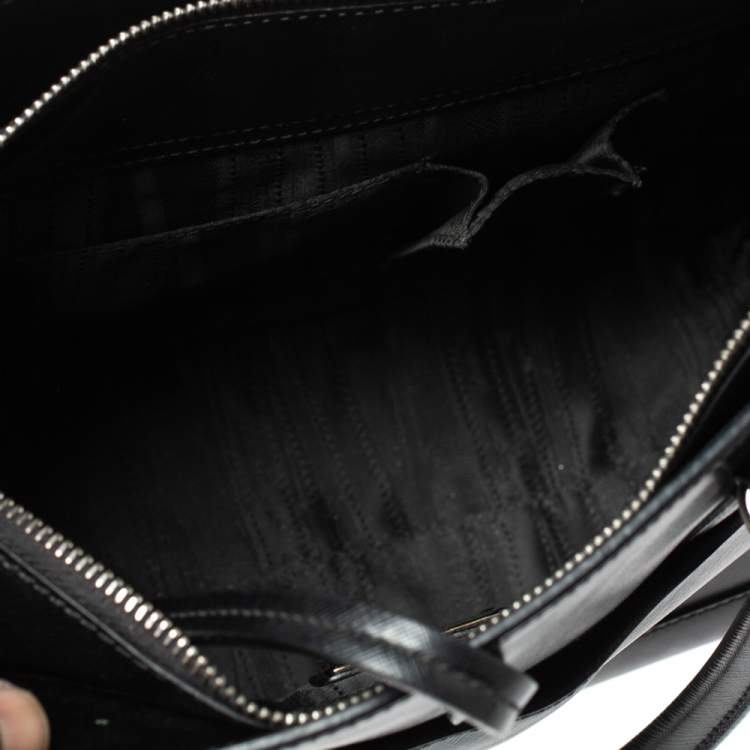 Pre Owned Salvatore Ferragamo Black Leather Batik Tote