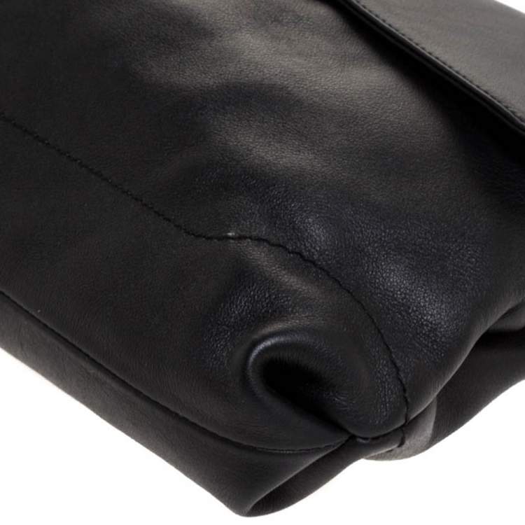 Pre Owned Salvatore Ferragamo Black Leather Shoulder Bag