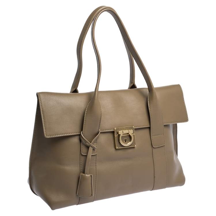 Pre Owned Salvatore Ferragamo Beige Leather Sookie Top Handle Bag