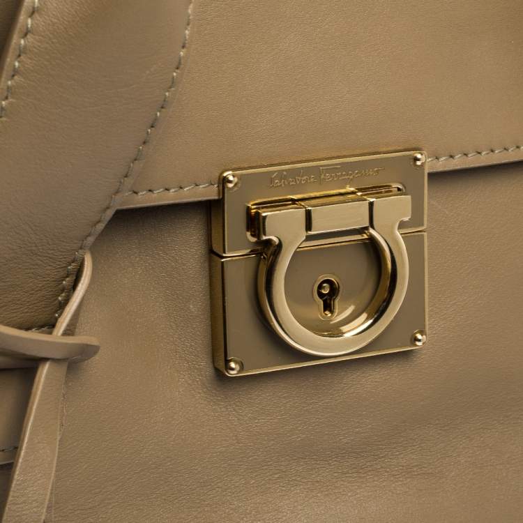 Pre Owned Salvatore Ferragamo Beige Leather Sookie Top Handle Bag