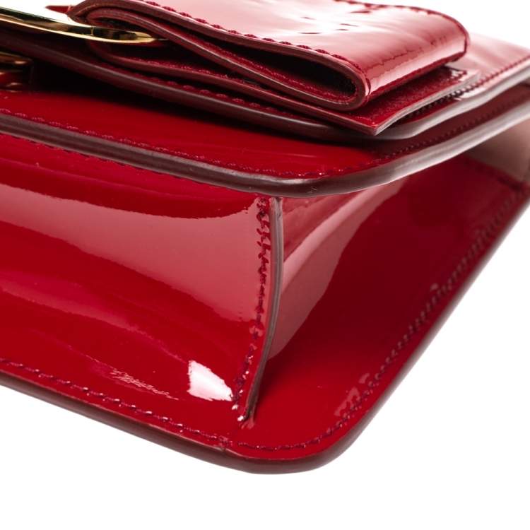 مملوكة مسبقًا Salvatore Ferragamo Red Patent Leather Bow Crossbody Bag