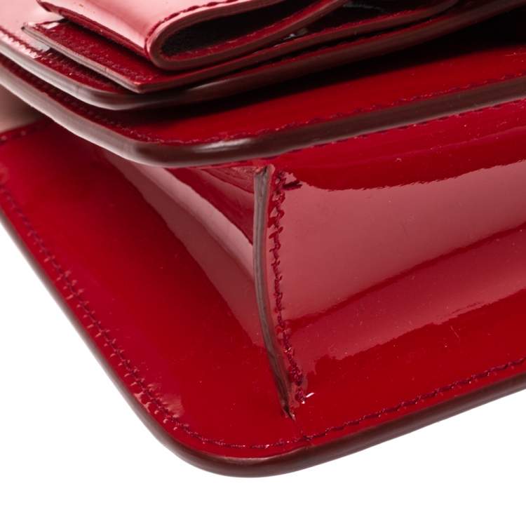 مملوكة مسبقًا Salvatore Ferragamo Red Patent Leather Bow Crossbody Bag