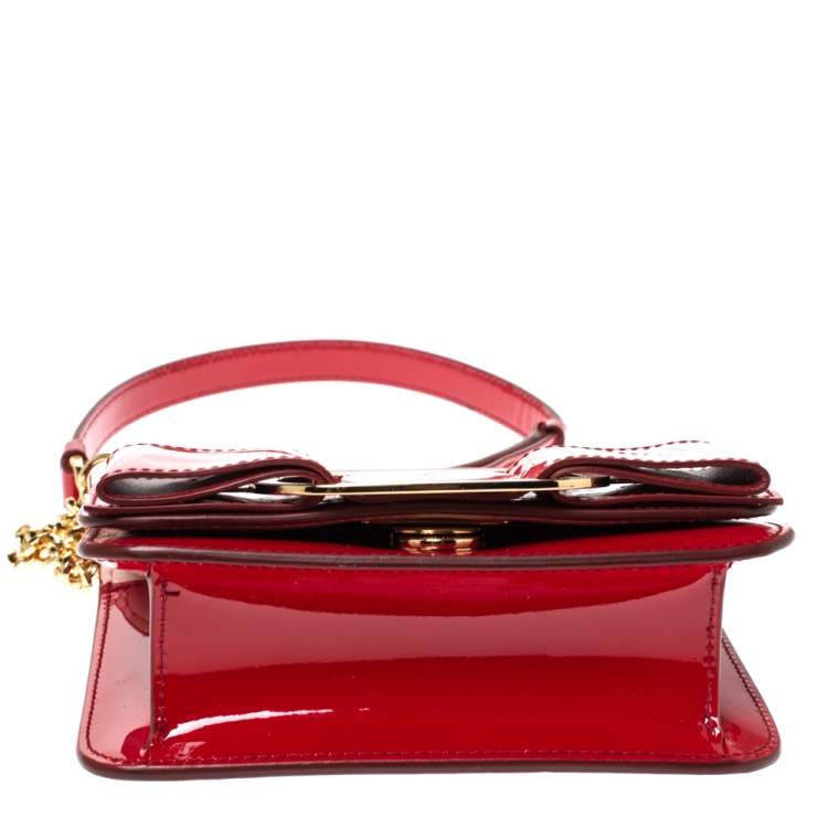 مملوكة مسبقًا Salvatore Ferragamo Red Patent Leather Bow Crossbody Bag